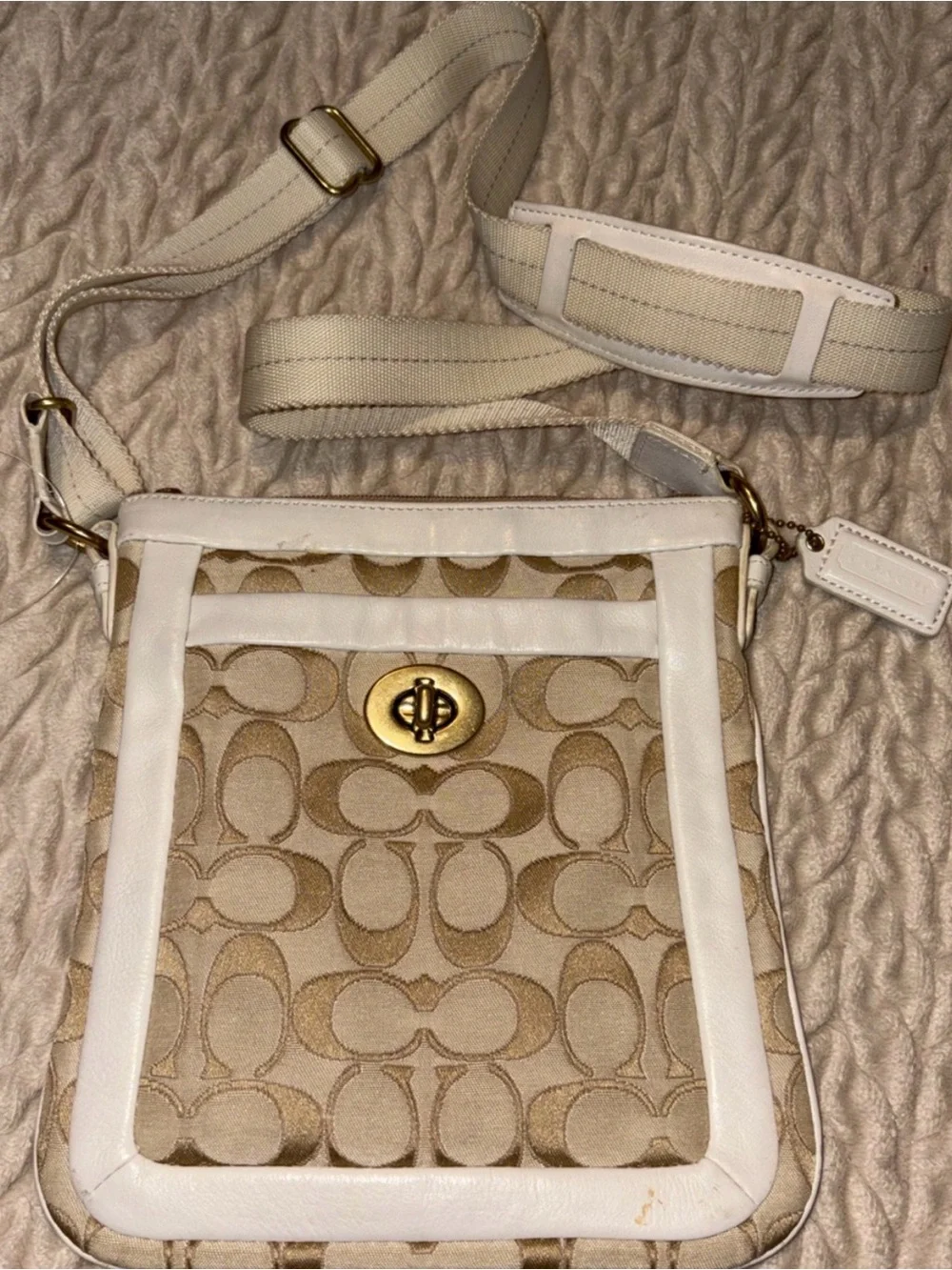✨ VINTAGE Coach Cricket Signature Crossbody Bag Gold Khaki Turnlock
